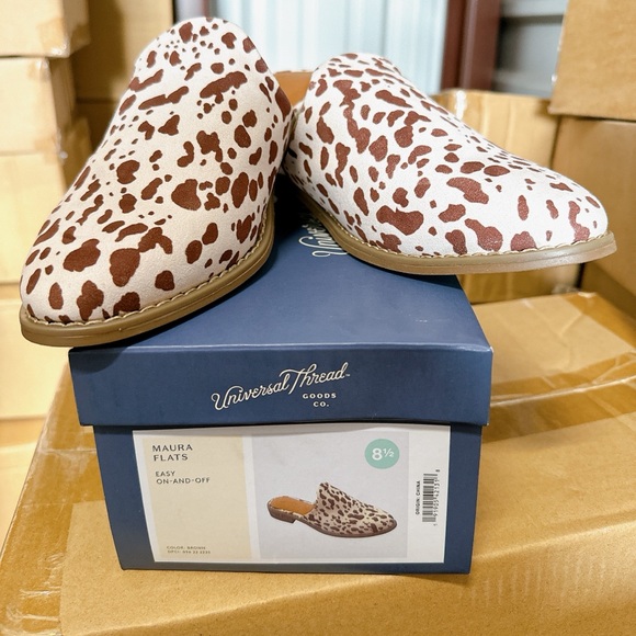 Universal Threads Maura Flat Memory Foam Brown Cow Print Shoes Womens 8.5- NEW - Picture 2 of 5